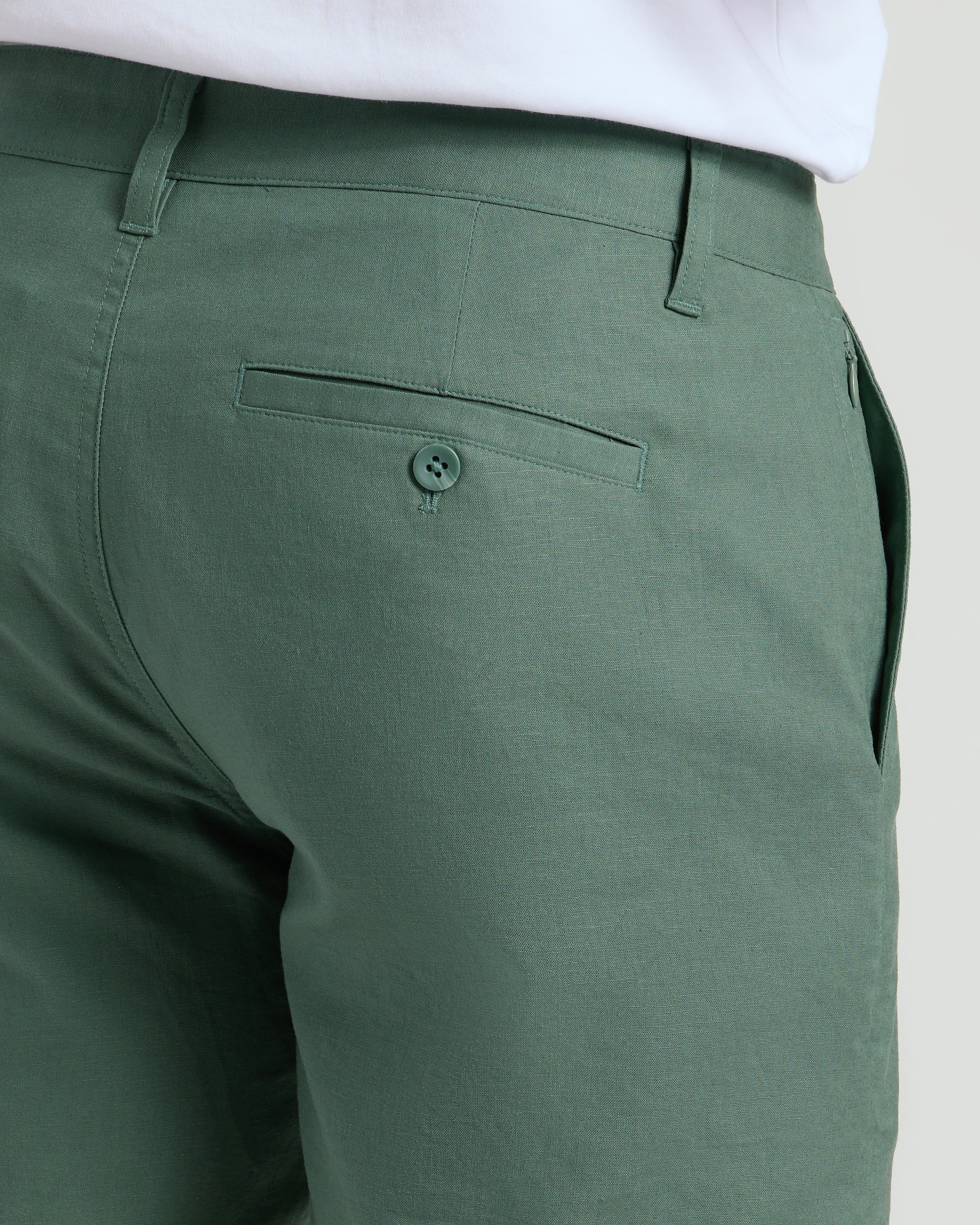 7" Moss Linen Shorts - Image 3