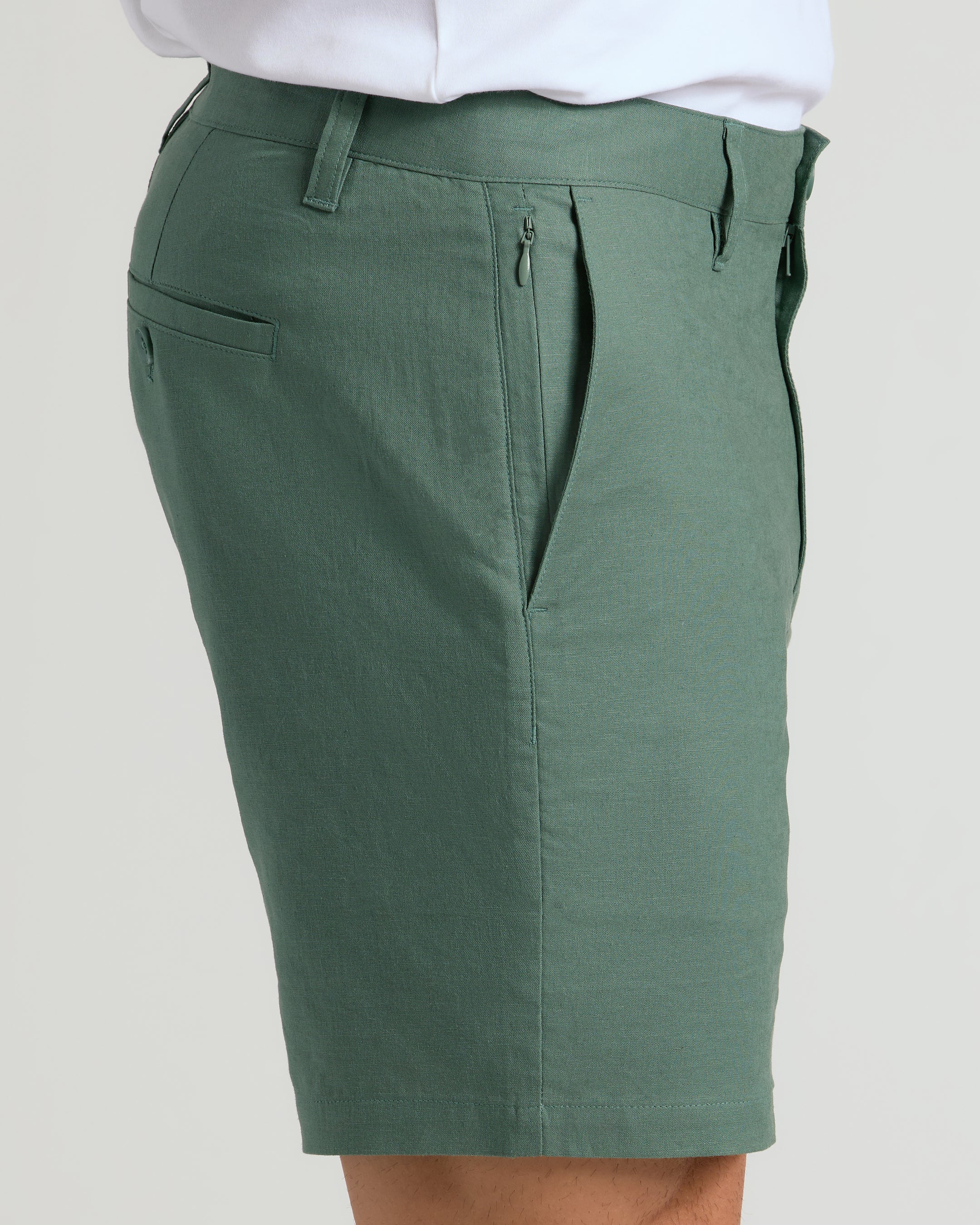 7" Moss Linen Shorts - Image 4