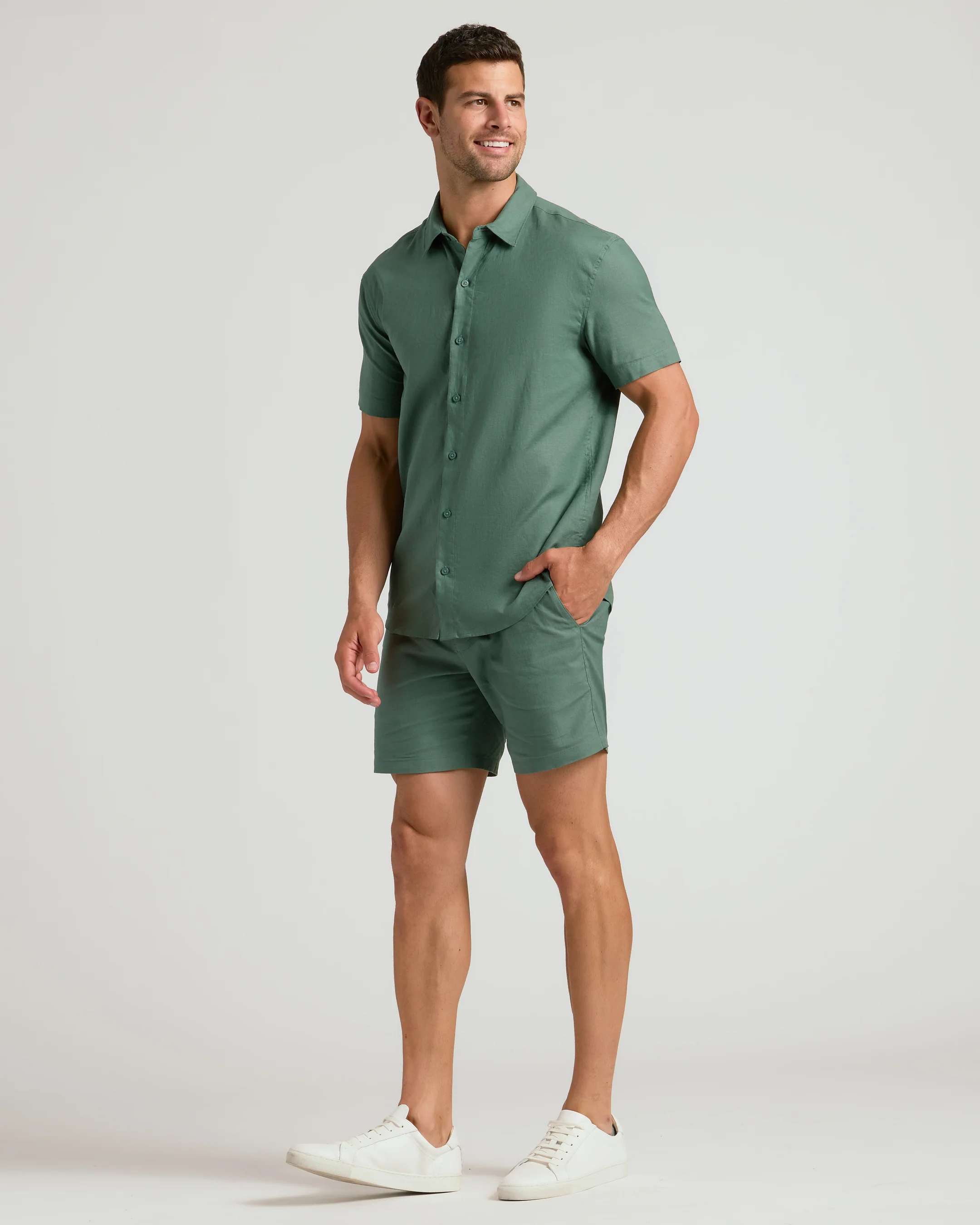 7" Moss Linen Shorts - Image 6