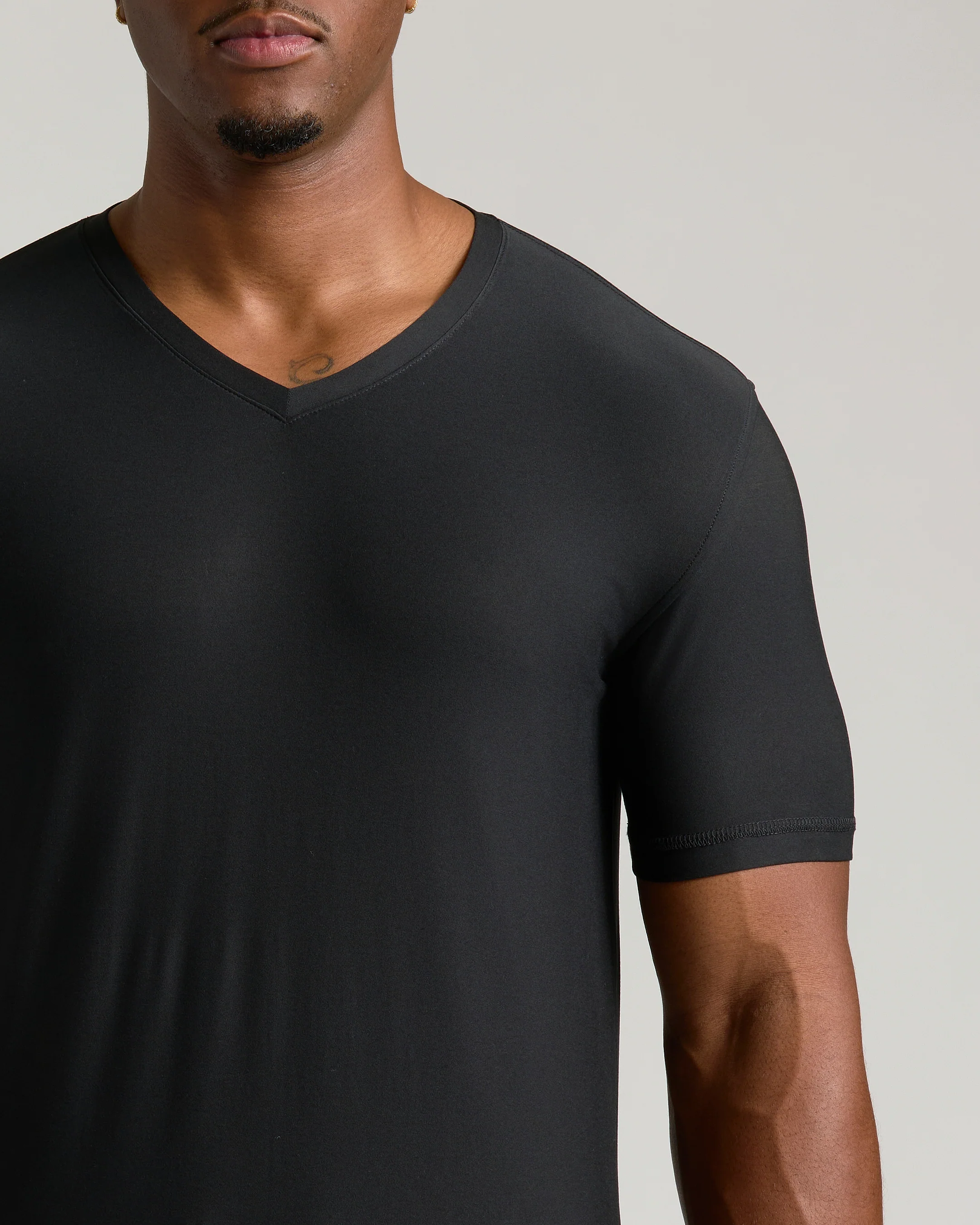 Black Tall Active V-Neck - Image 5