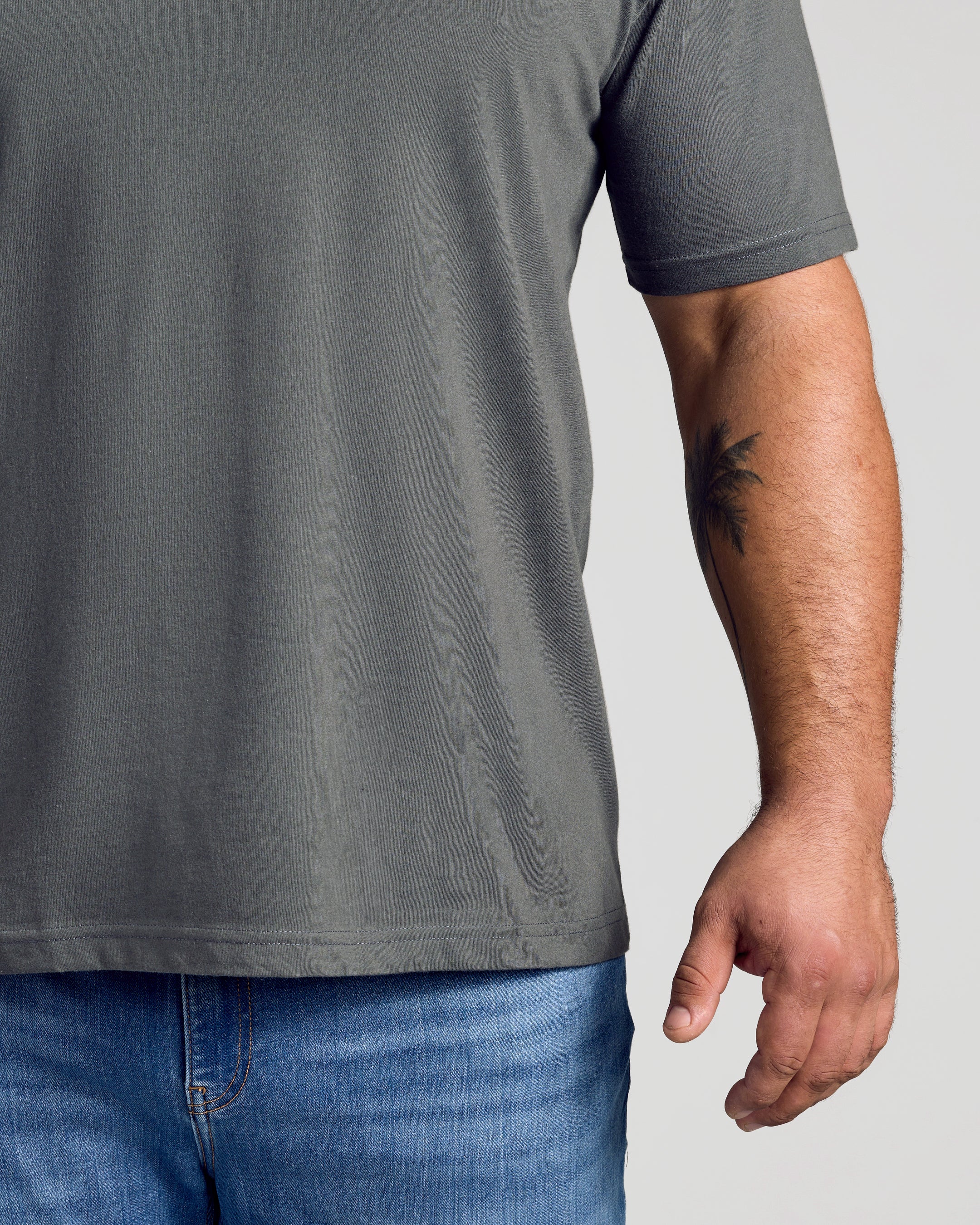Carbon Classic Crew Neck - Image 12