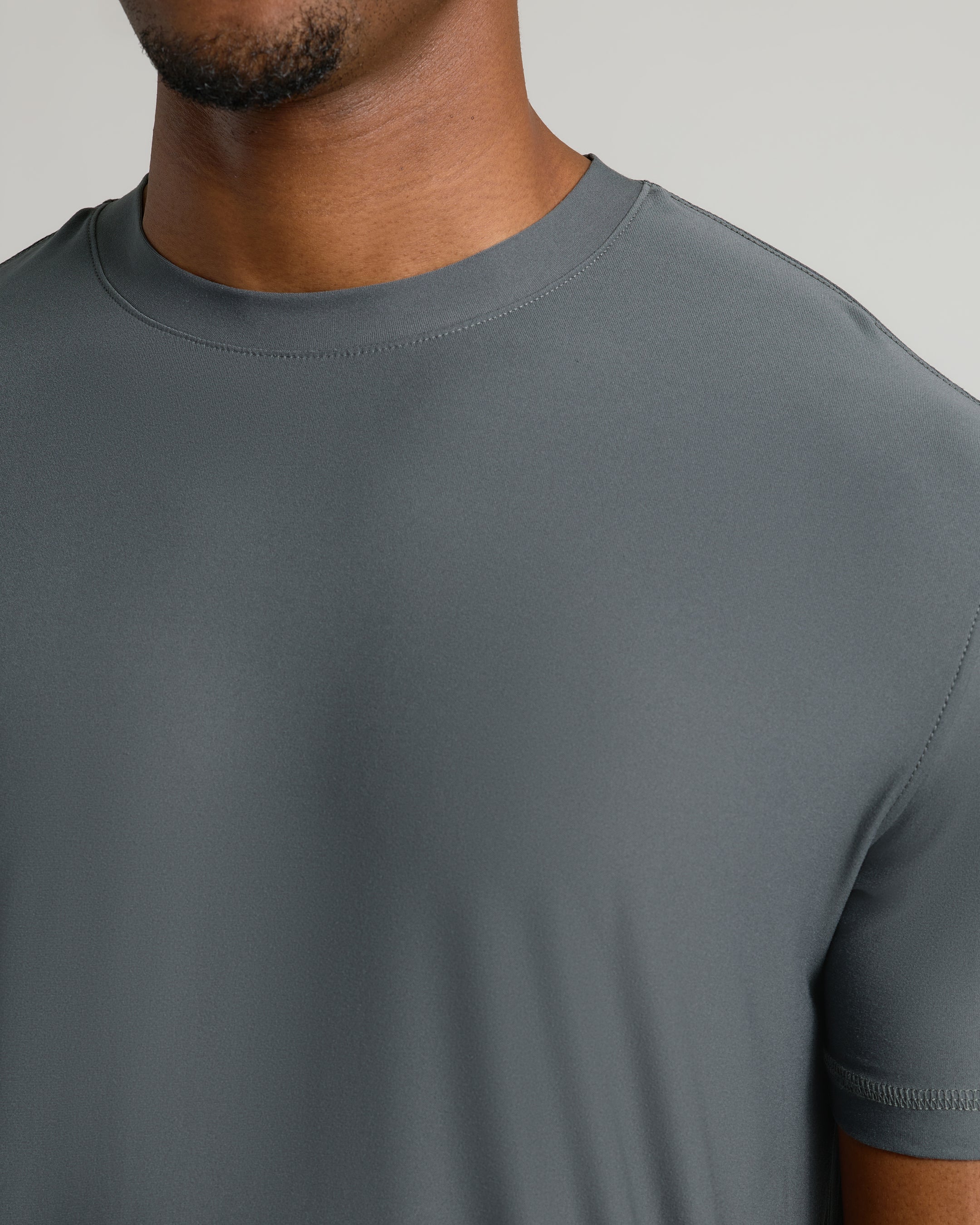 Carbon Tall Active Crew Neck 2.0 - Image 8