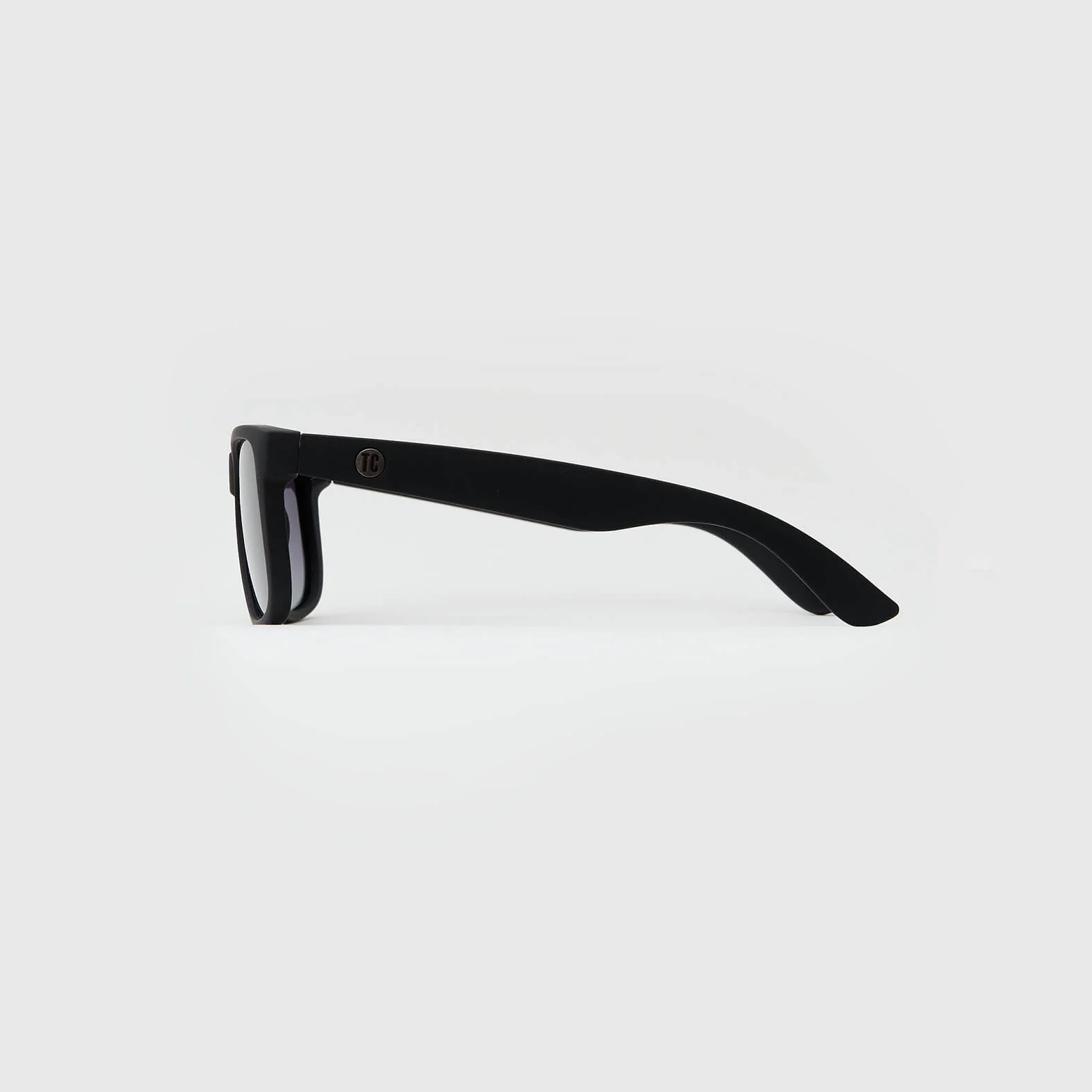 Classic Polarized Sunglasses - Image 4