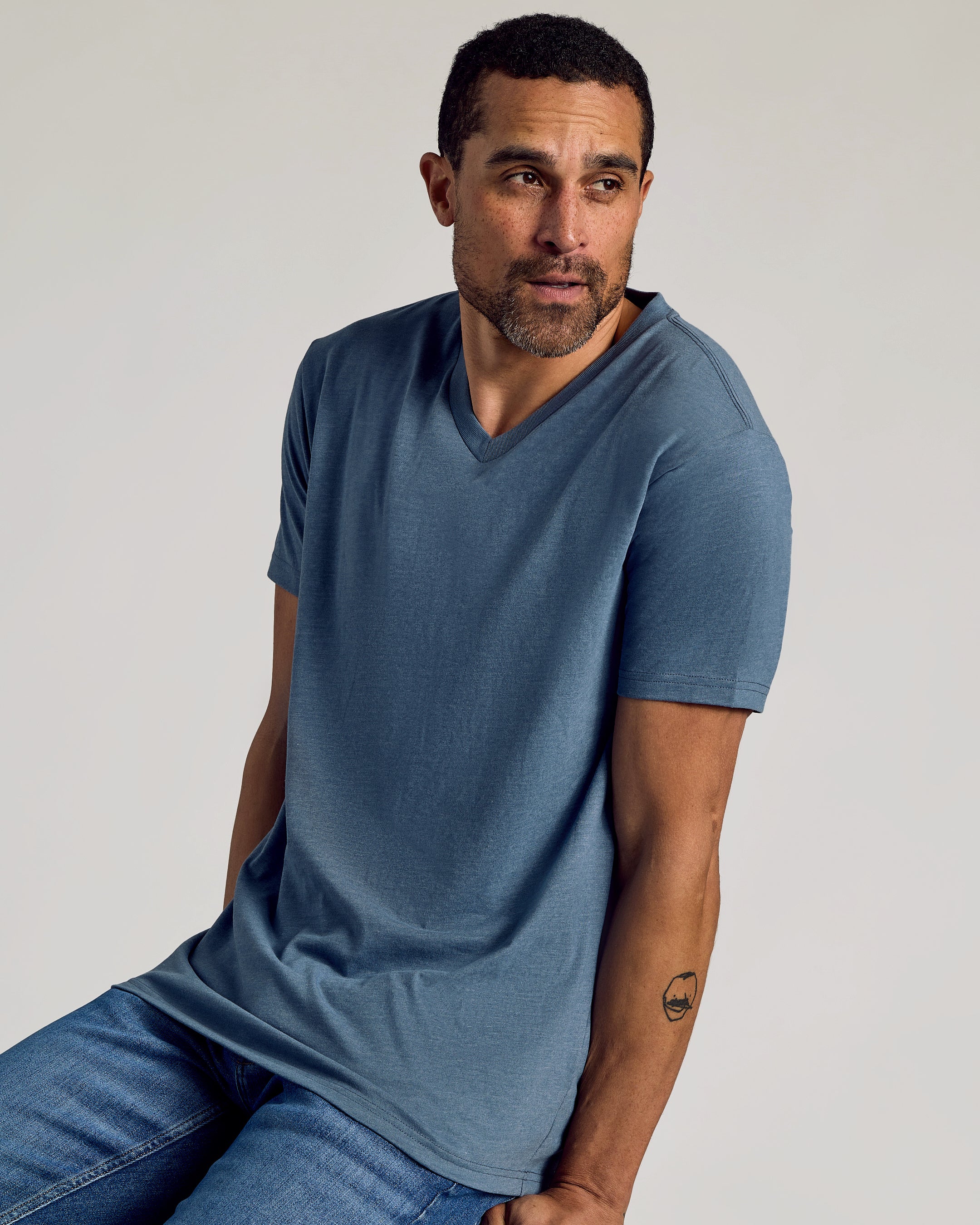 Dark Heather Tempest Classic V-Neck - Image 4