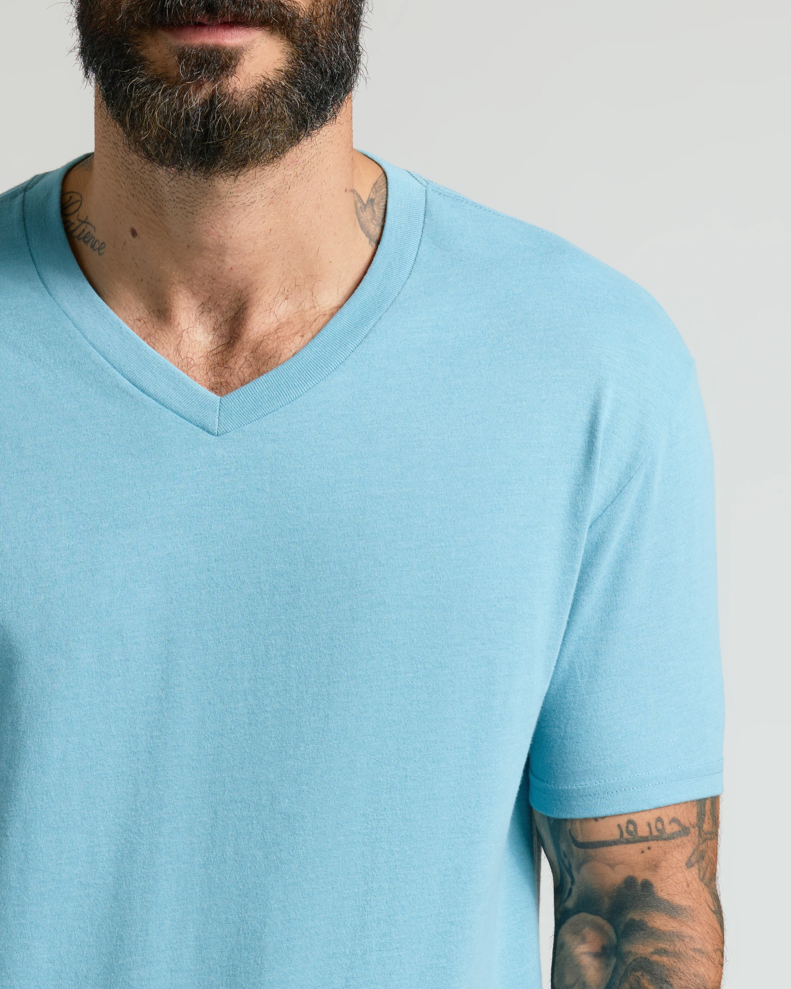 Heather Voyager Classic V-Neck - Image 4
