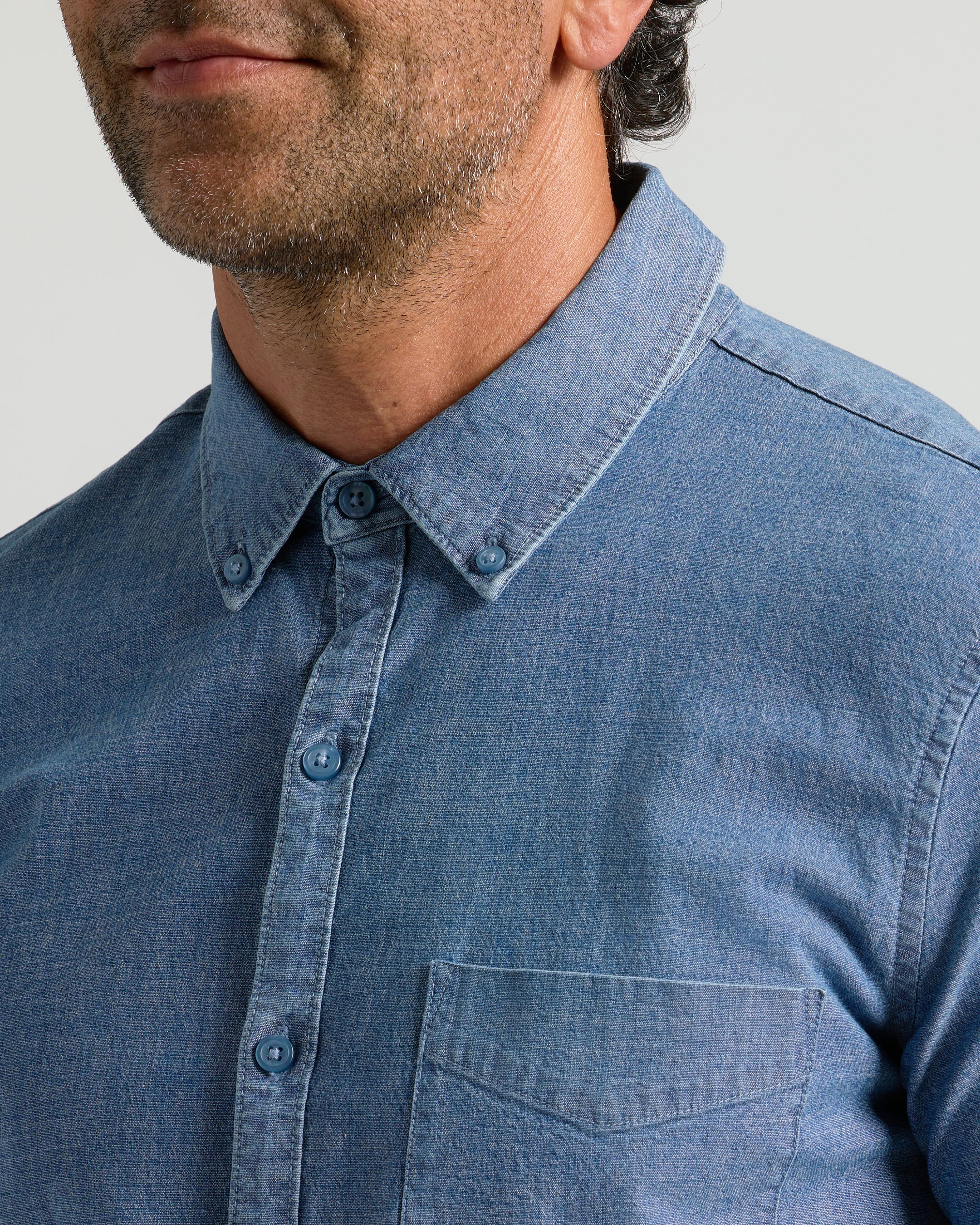 Light Indigo Wash Short Sleeve Stretch Chambray Shirt - Image 4