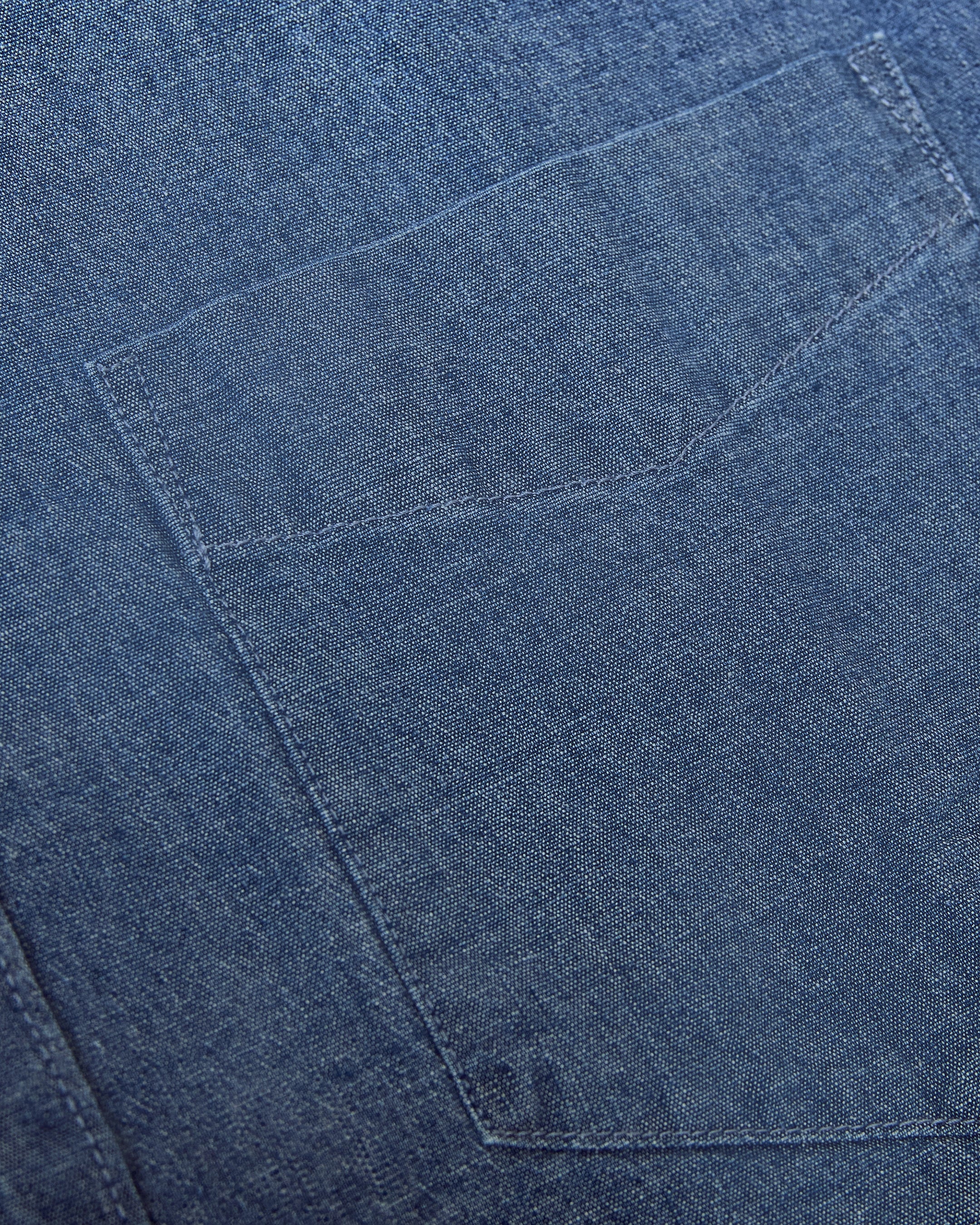 Light Indigo Wash Short Sleeve Stretch Chambray Shirt - Image 9