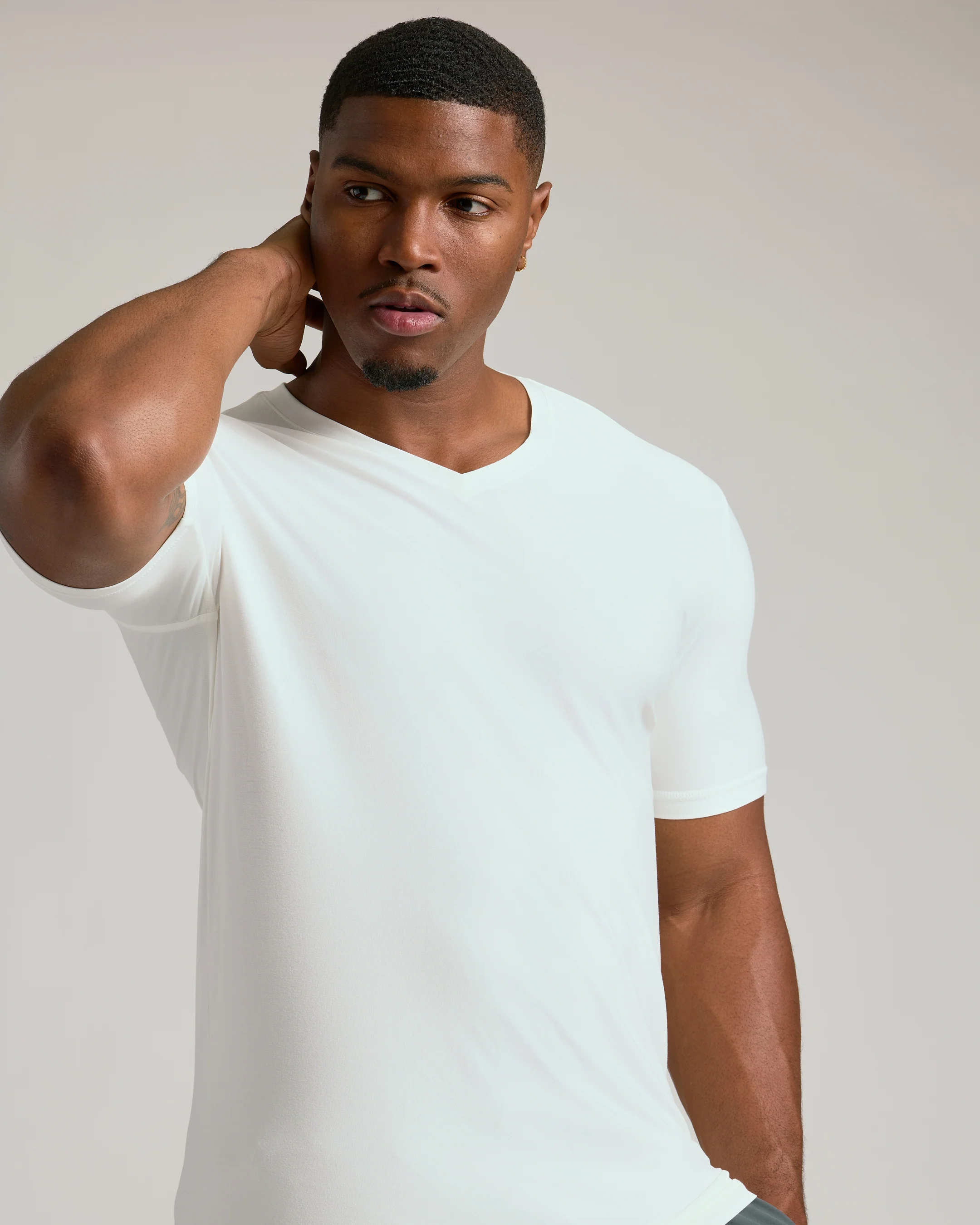 Moon Tall Active V-Neck - Image 4
