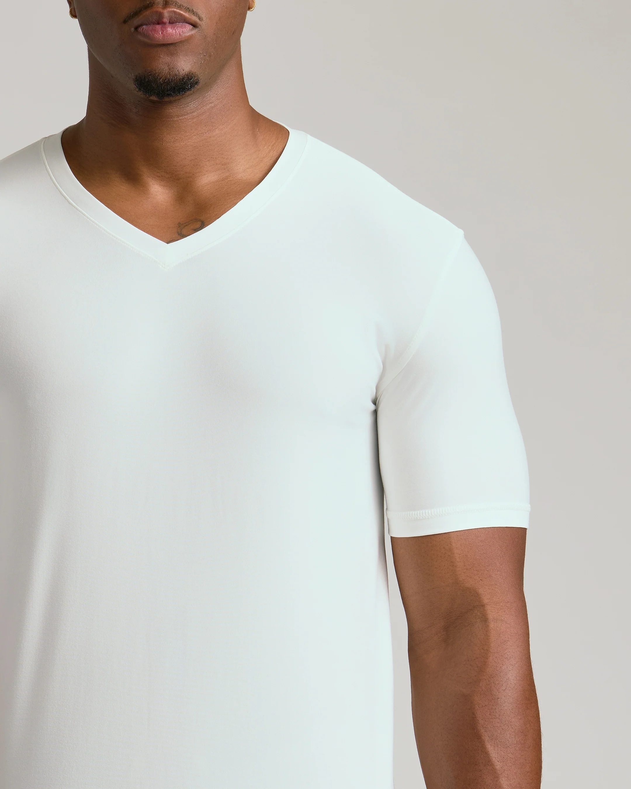 Moon Tall Active V-Neck - Image 5