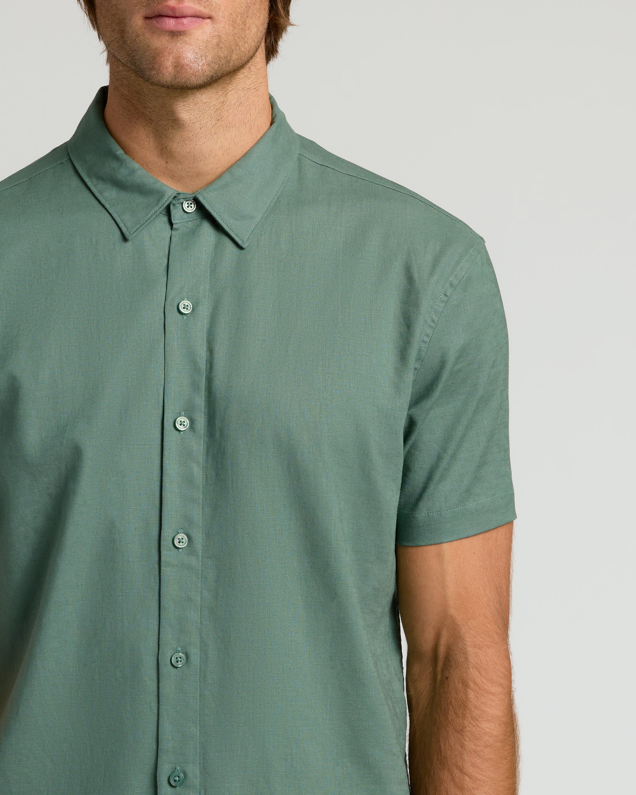 Moss Short Sleeve Linen Shirt - Image 5