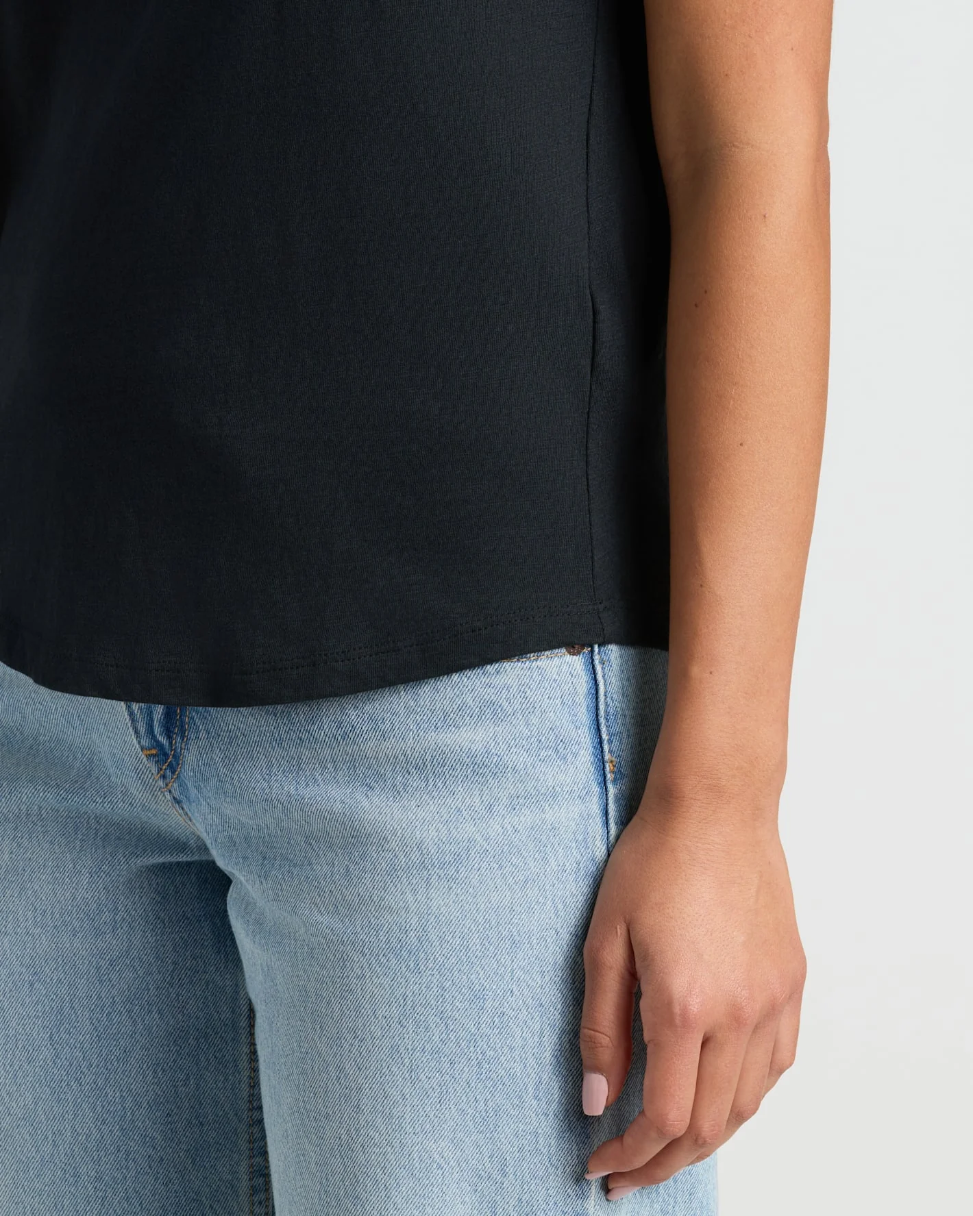 Womens Black & White Relaxed Slub V-Neck Tee 4-Pack - Image 5